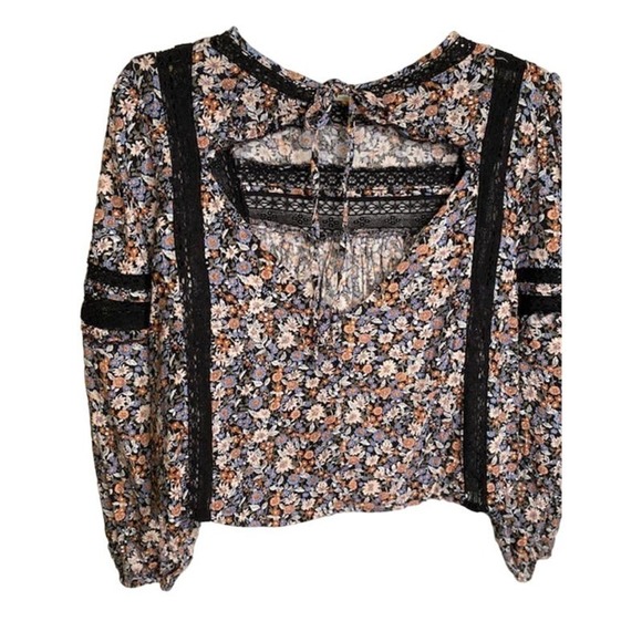 AMERICAN EAGLE Peasant Ditzy Floral Open Back Long Sleeve Crop Top Small - Picture 3 of 7